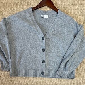 Hollister Gray Long Sleeve Ribbed Knit Semi Cropped Cardigan Button Front Medium